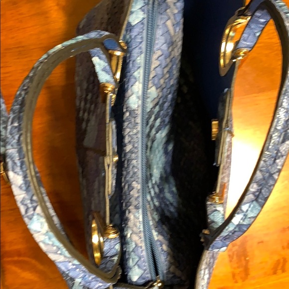 Purse (not leather) - Picture 3 of 6